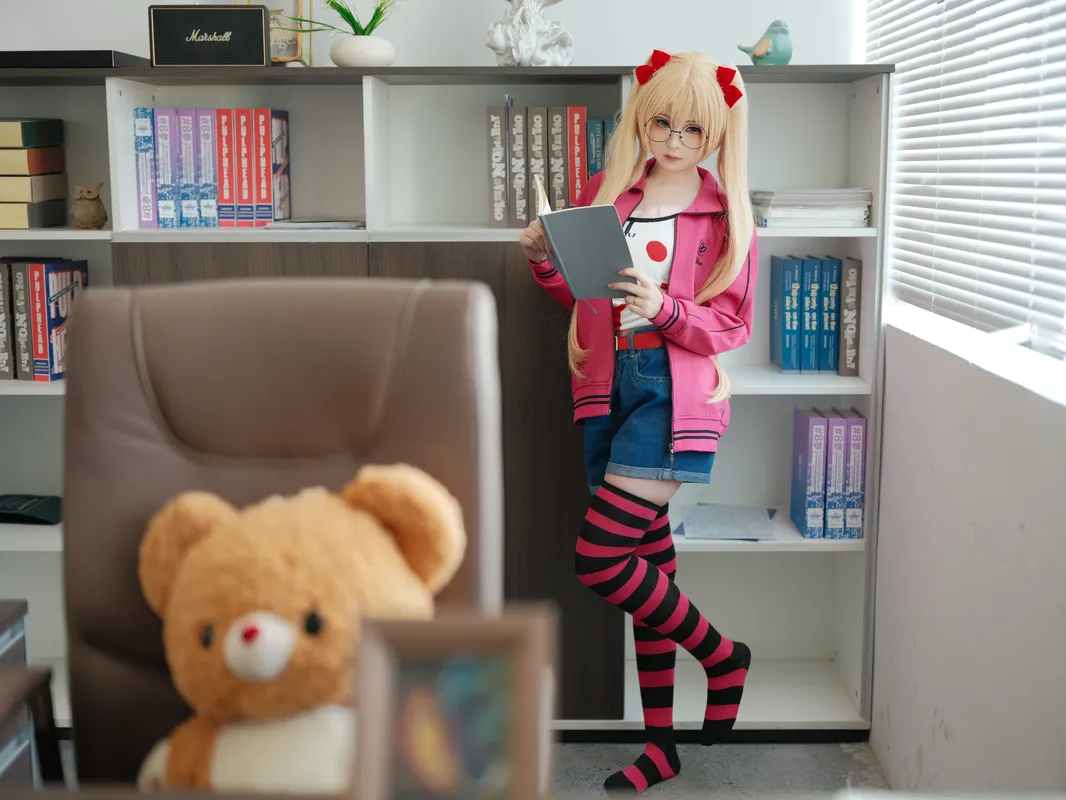 秋月爱莉 - 幼水铃衣