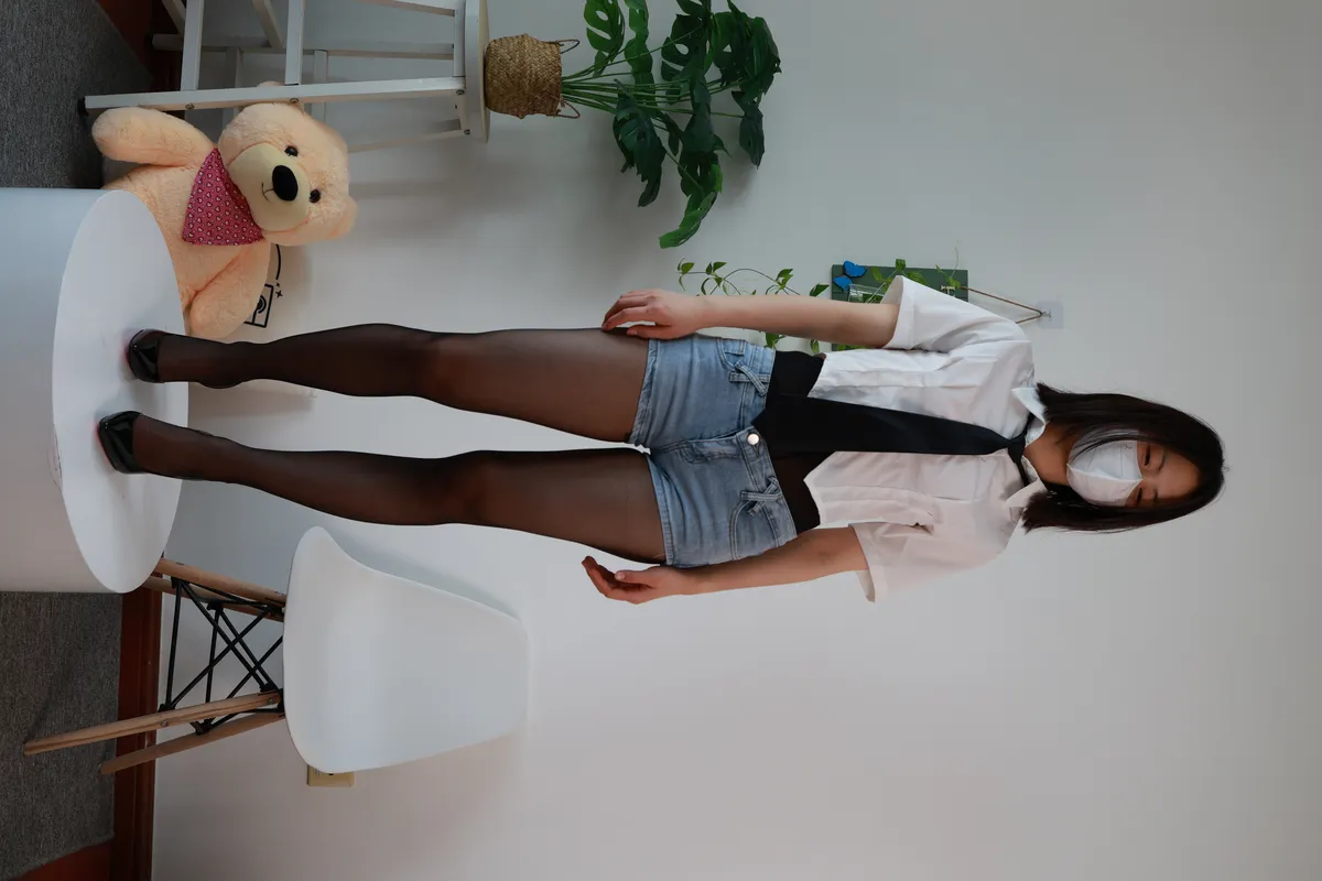 三禾摄影 No.072 牛仔短裤 黑丝 高跟 - 三禾摄影